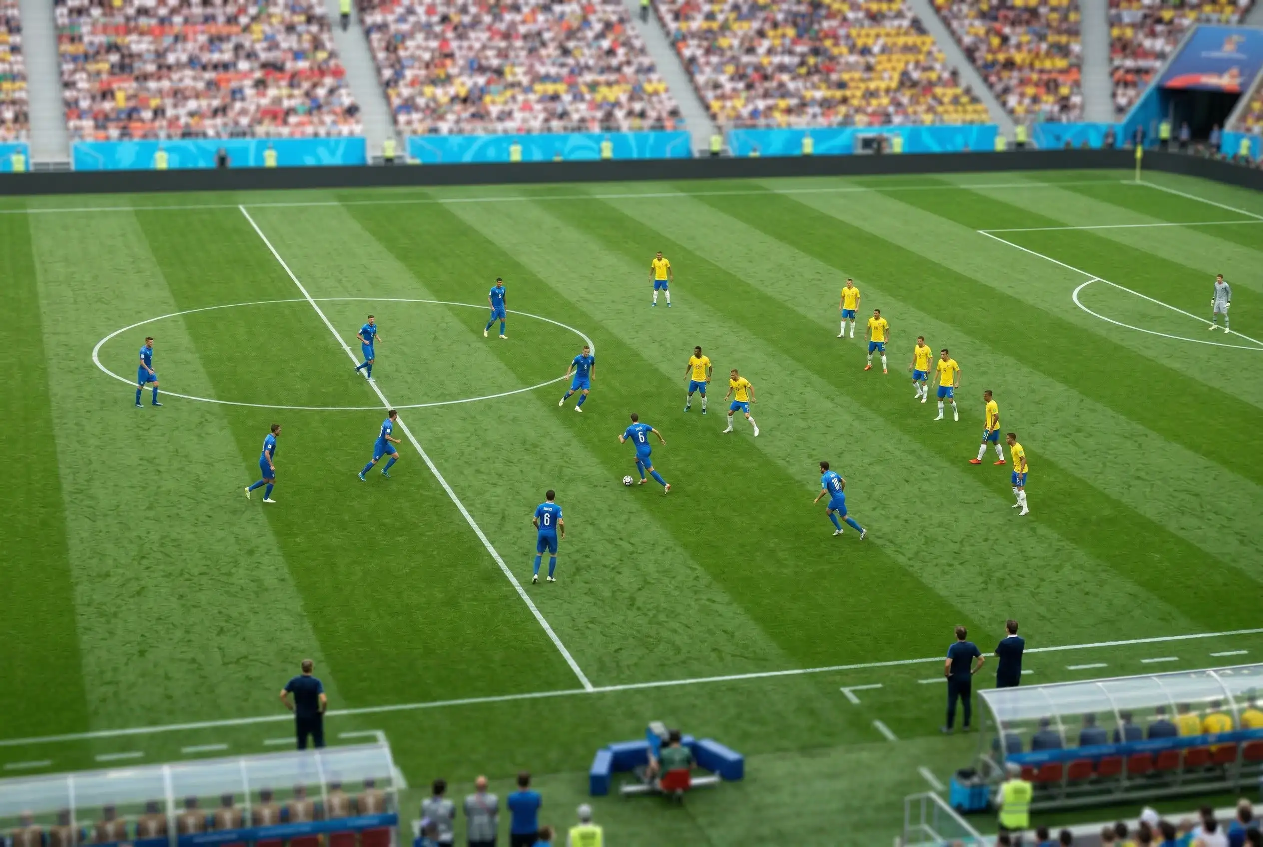Fußballspieler in Aktion auf dem Spielfeld bei einem WM-2026-Spiel mit taktischer Aufstellung